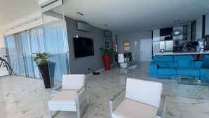TV - Penthouse in the sea, Tauro (La Playa del Cura)