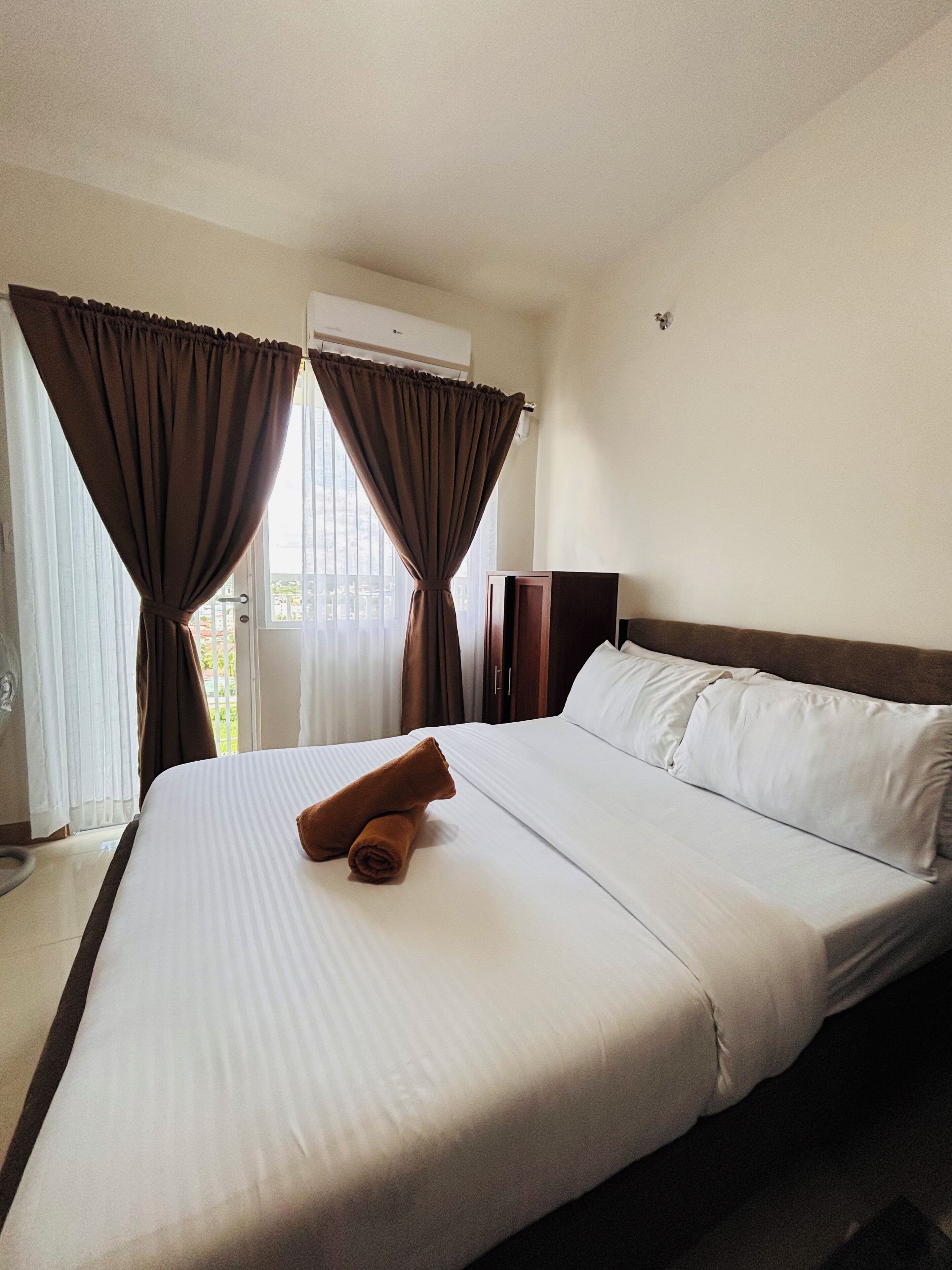 1 habitación, tabla de planchar con plancha, internet y ropa de cama 