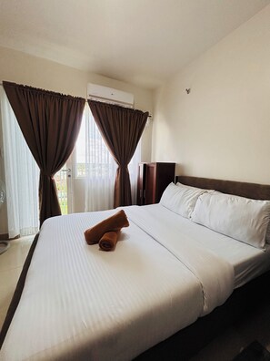1 bedroom, iron/ironing board, internet, bed sheets