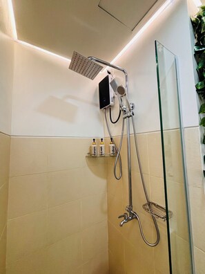 Shower, hair dryer, towels - Convenient City Hub with Relaxing Interior (Iloilo City)