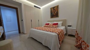 2 室のベッドルーム、アイロン / アイロン台、WiFi、ベッドシーツ