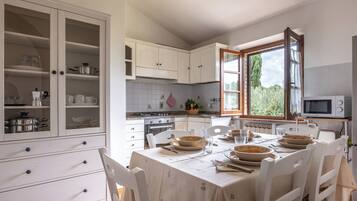 Villa, Patio, Garden View | Private kitchen | Fridge, microwave, oven, stovetop