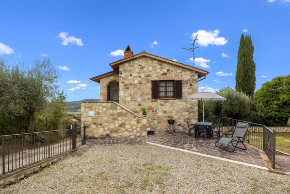 Front of property - Oliveto Del Cantarello (Chiusi)