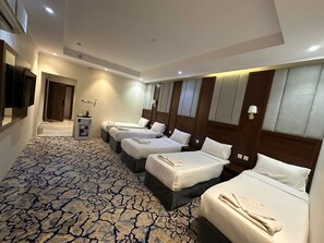 Minibar, in-room safe, soundproofing, free WiFi