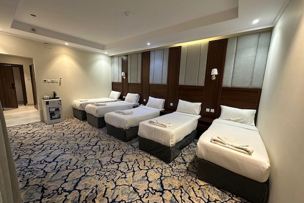 Minibaari, tallelokero huoneessa, äänieristys, ilmainen Wi-Fi