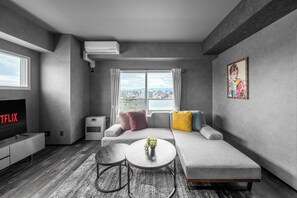 Living area - J-STAR 901 (Sapporo)