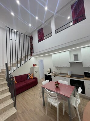 Interior - In the heart of the historic center of Palermo, new and welcoming holiday home (Palermo)