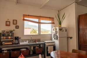 Oven, stovetop - Antigua Volcano View Apartment (Antigua Guatemala)