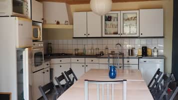 Fridge, microwave, dishwasher, coffee/tea maker