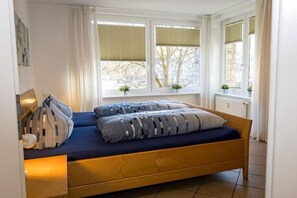 5 bedrooms, desk, iron/ironing board, travel crib - Holiday apartment with 5 bedrooms (Erndtebrück-Birkelbach)