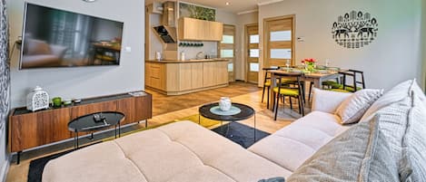 Apartament (6) z sauna | Oppholdsområde | Flatskjerm-TV