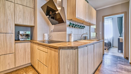 Refrigerador, placa de cocina, tetera/pava eléctrica