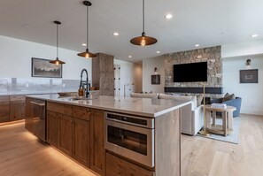 Interior - *Newly Built*Teewinot&Targhee Basin Luxury Suites ⁓Hot Tub,Downtown Driggs (Driggs)