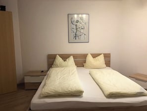 4 Schlafzimmer, Internetzugang, BettwÀsche
