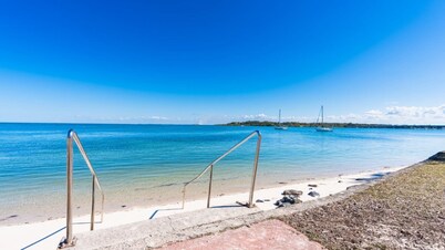 Dolphin View in Bongaree