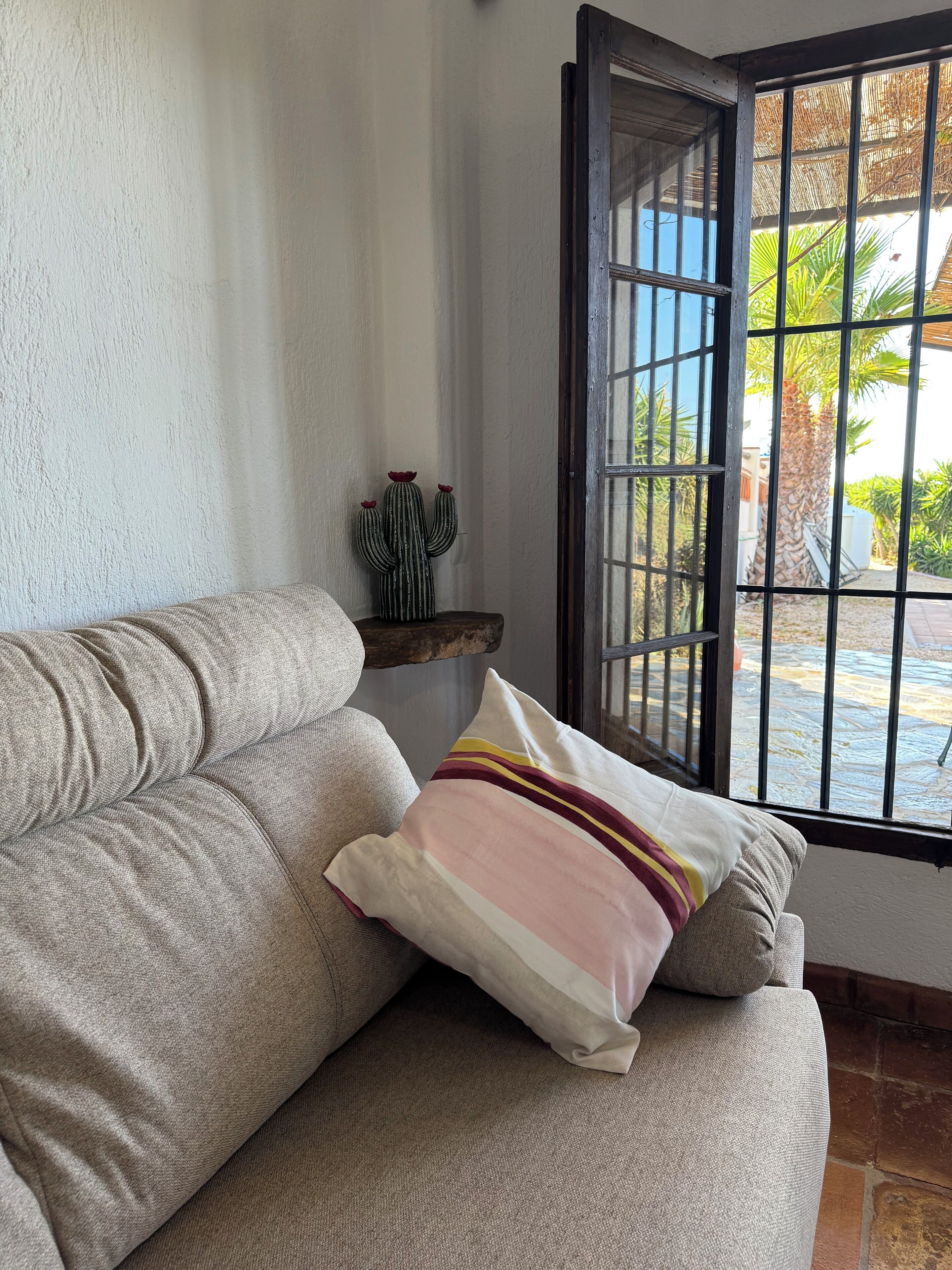 Tv, böcker och en stereo