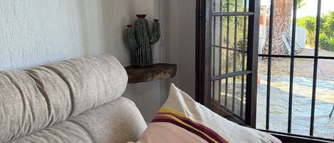 TV, libri, impianto stereo