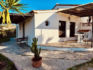Outdoor dining - Finca Pozo de la Suerte Andalusian charm (Almayate)