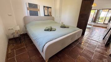 1 Schlafzimmer, Schreibtisch, Reisekinderbett, kostenloses WLAN