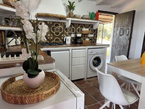 Frigorífic, forn, placa de cuina i rentaplats 