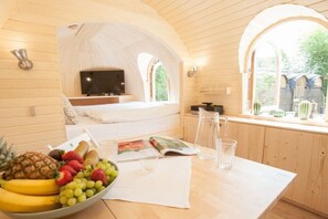 1 bedroom, travel crib, free WiFi