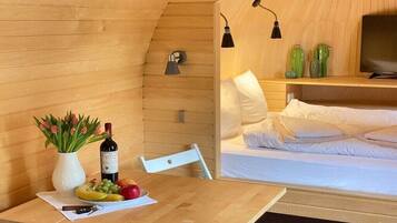 1 bedroom, travel cot, free WiFi