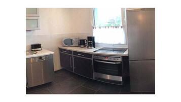 Kühlschrank, Ofen, Herdplatte, Geschirrspüler