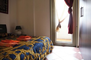 1 bedroom, iron/ironing board, internet, bed sheets