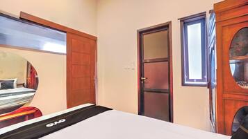 Standard Double Room | Free WiFi, bed sheets