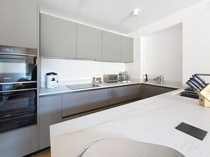 Oven, stovetop, dishwasher