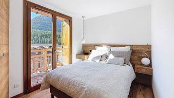 3 bedrooms, iron/ironing board, bed sheets