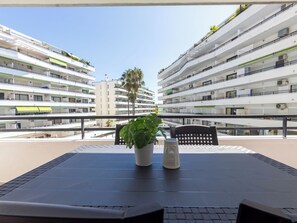 Outdoor dining - Riviera Park by Interhome (Salou)