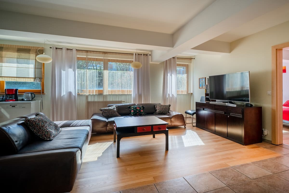 Căn hộ (11) | Khu phòng khách | TV màn hình phẳng