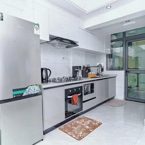 Microwave, oven, stovetop, dishwasher