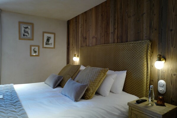 Deluxe Double Room, 1 King Bed with Sofa bed, Mountain View | Minibar, in-room safe, blackout drapes, soundproofing
