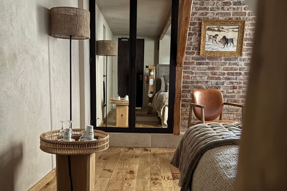 Habitació doble Deluxe, no fumadors, vistes a la muntanya | Minibar, caixa forta a l'habitació i cortines opaques