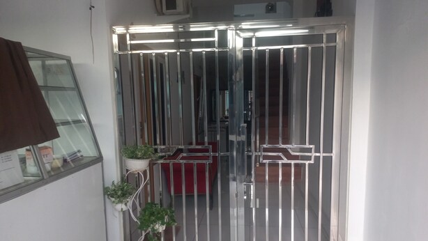 Pintu masuk properti