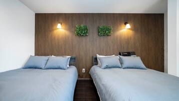 Een strijkplank/strijkijzer, gratis wifi