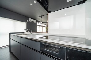 Fridge, microwave, stovetop