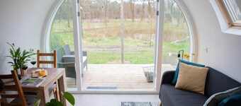 Leuke Tiny Home gelegen naast een eigen