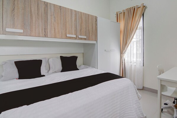 Quarto casal luxo | Escrivaninha, Wi-Fi de cortesia, roupa de cama