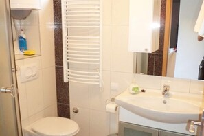 Suihku, hiustenkuivaaja