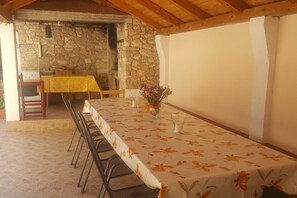 Outdoor dining - Two Bedroom Apartment with Terrace no.3 (Supetar)
