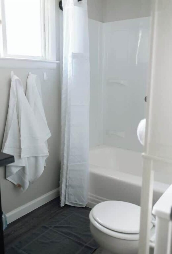 Dusche, Haartrockner, Shampoo