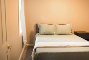 3 chambres, fer et planche à repasser, Wi-Fi, literie fournie