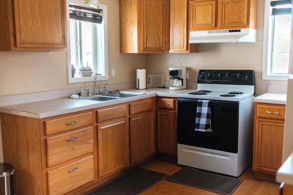 Microondas, horno, placa de cocina