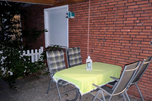 Terrasse und Eingangsbereich