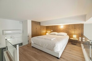 1 bedroom, desk, iron/ironing board, internet