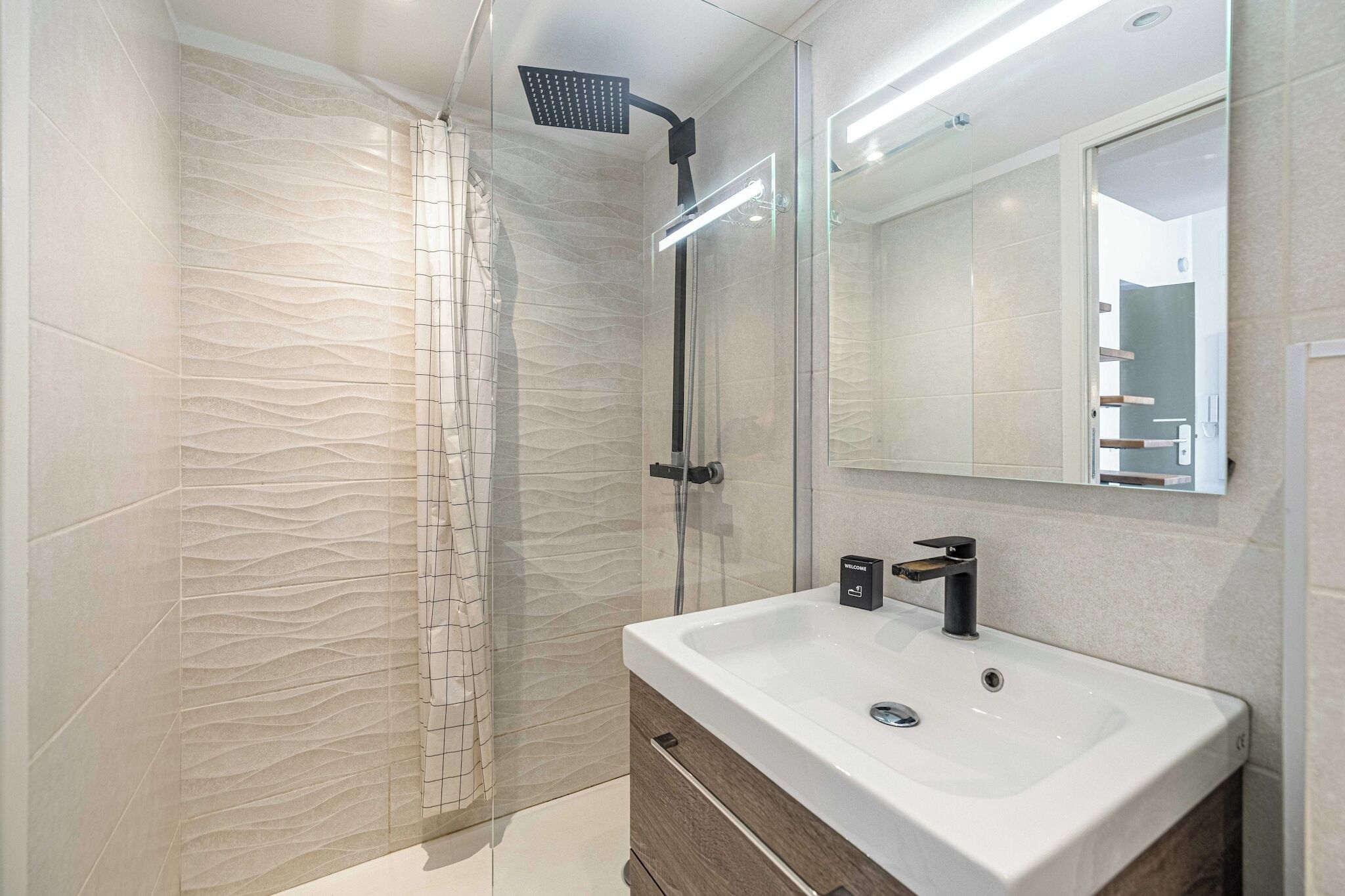Hair dryer, towels