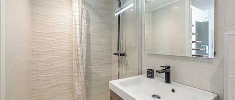 Hair dryer, towels